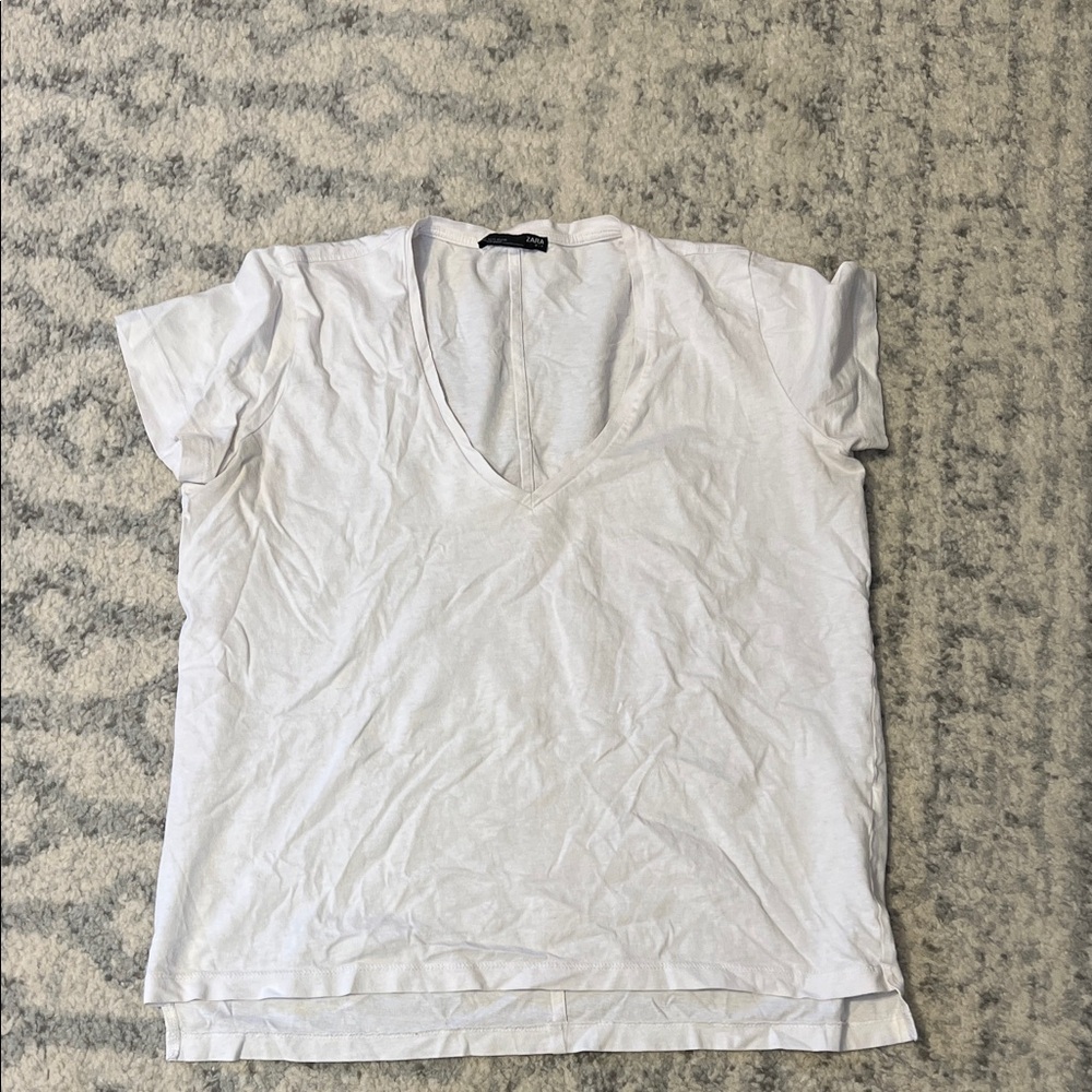 Zara White V-Neck Short Sleeve Tee